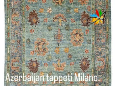 Azerbaijan Tappeti Milano Un tappeto azero con la scritta "azerbaijani tapet milano".