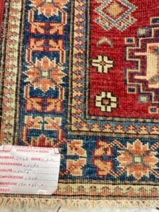 Azerbaijan Tappeti Milano Tappeto tradizionale dettagliato con etichetta riportante specifiche e certificazione.
